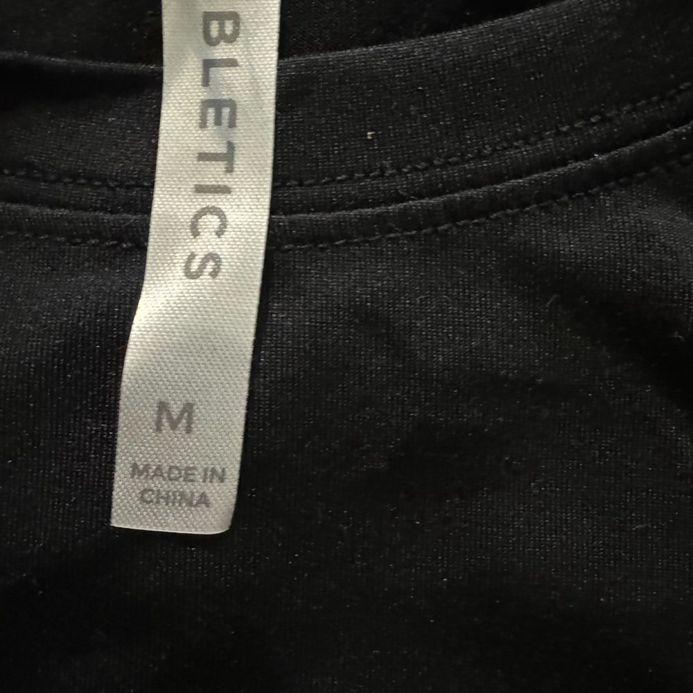 Fabletics workout tee - Picture 2 of 2